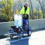 Бояджийска безвъздушна машина за нанасяне на хоризонтална пътна маркировка LineLazer 250 SPS DC Standard HP Automatic - Image 2